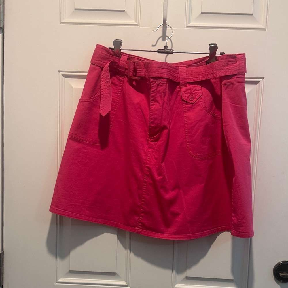 White Stag Racy Pink Casual Skirt with Belt Loops .  Shorts underneath.